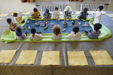 Kinderkarfreitagsliturgie im Gemeindezentrum (Foto: Karl-Franz Thiede)